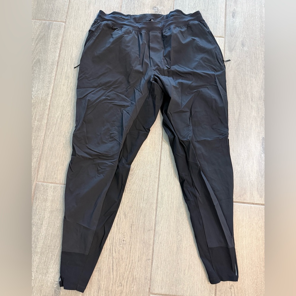 lululemon athletica Men's Black Jogger